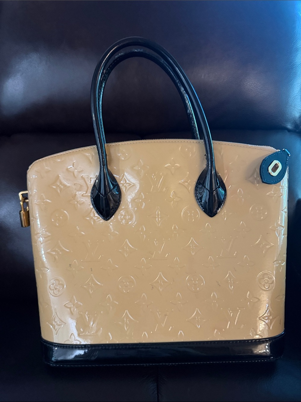 Louis Vuitton Cream Patent Monogram Tote with Black Trim - Picture 3 of 9